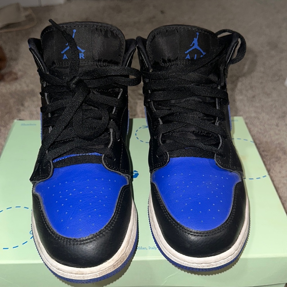 Royal Blue Jordan 1 Mid